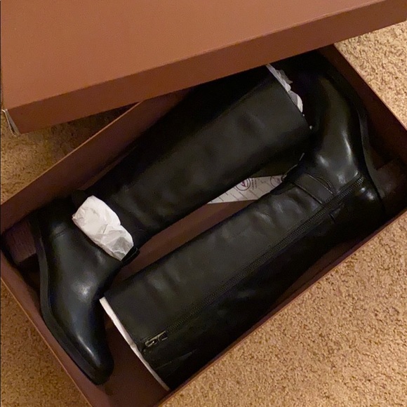 Coach leather boots 👢 - Picture 6 of 9